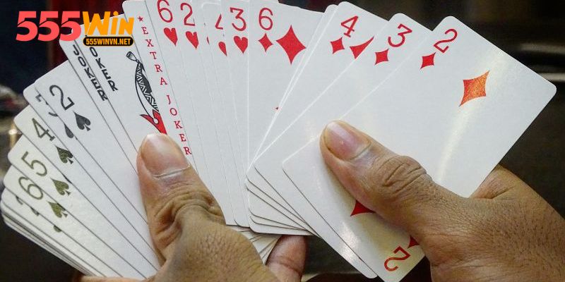 Tiến Lên 555win - Chơi Đánh Bài Online Đổi Thưởng Cực Đỉnh 555win là sân chơi trực tuyến đầy cuốn hút, nơi bạn thử tài chiến lược.