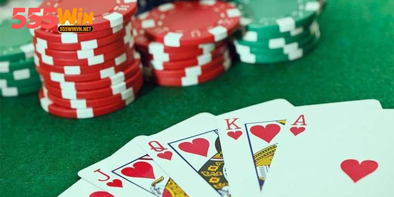 Tá Lả 555win - Chinh Phục Phỏm Online, Đẳng Cấp Game Bài Bật mí mẹo giữ và thả bài thông minh.