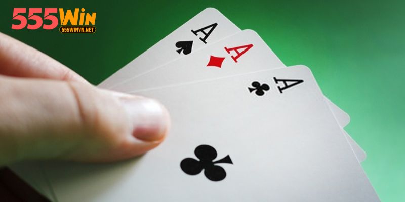 Bài cào 555win - Chơi Là Thắng, Rinh Thưởng Đã Tay Hãy quan sát đối thủ khi tham gia chơi bài cào.