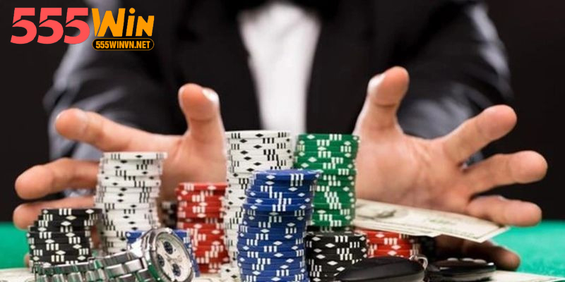 Chơi Game Đánh Bài Đổi Thưởng An Toàn Và Hiệu Quả Người chơi thể hiện kỹ năng chiến thuật ở game đánh bài đổi thưởng